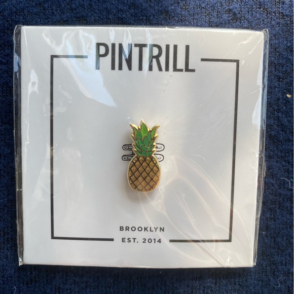 Pineapple pin - Picture 2 of 3